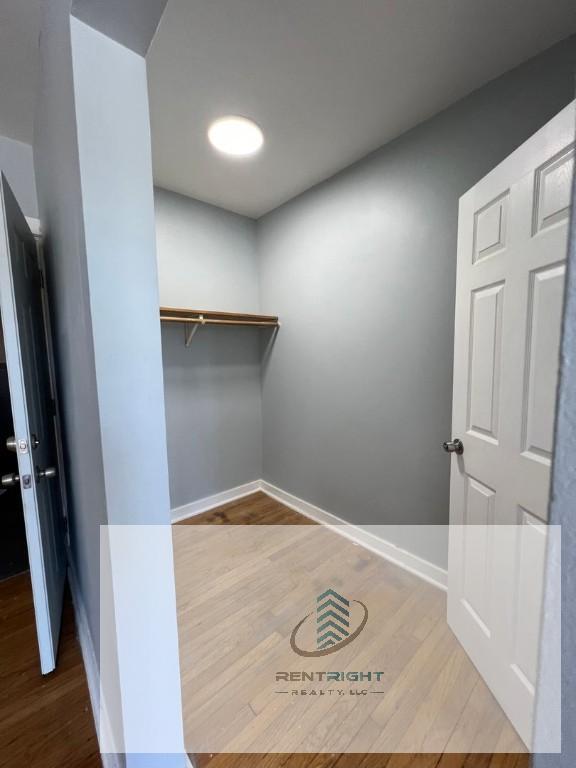 Building Photo - 348 W 74th St