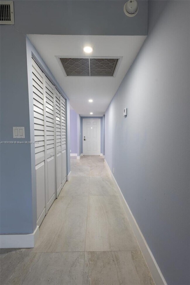 Foto del edificio - 20350 W Country Club Dr