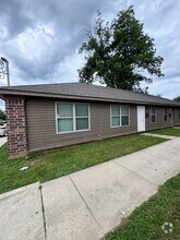 Building Photo - 1308 W Monroe Ave