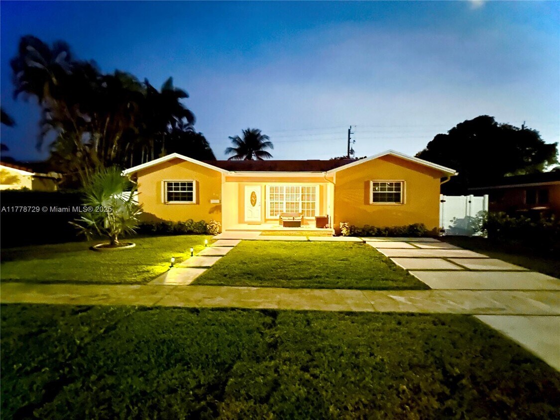 Primary Photo - 206 SE 3rd Pl