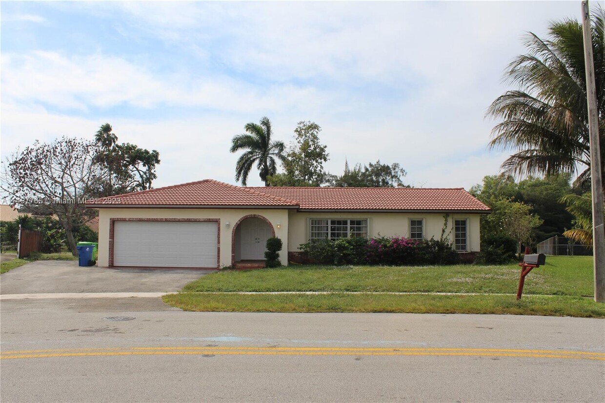 10690 NW 20th Ct, Sunrise, FL 33322 - House Rental in Sunrise, FL ...