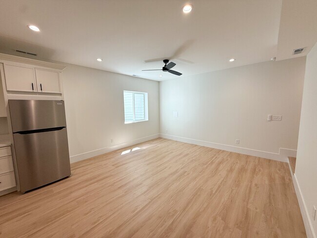 Building Photo - 1448 Lexington Ave