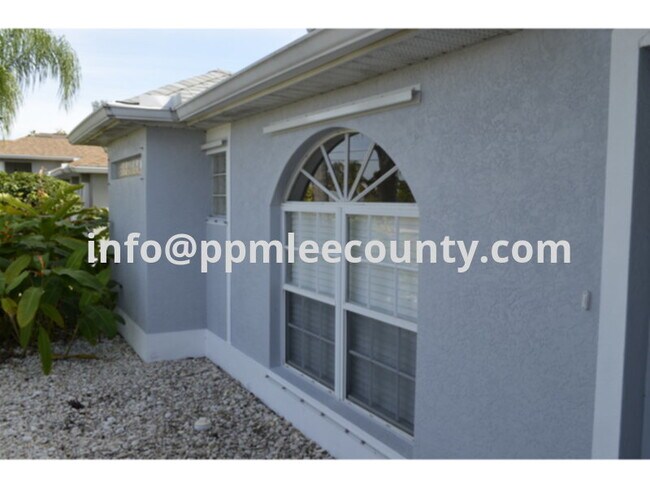 Photo - Electric Solar Panels on a Freshwater Cana... House