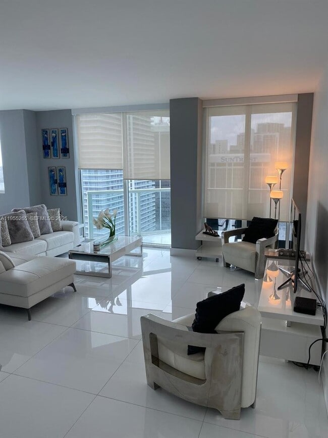 Building Photo - 253 NE 2nd St