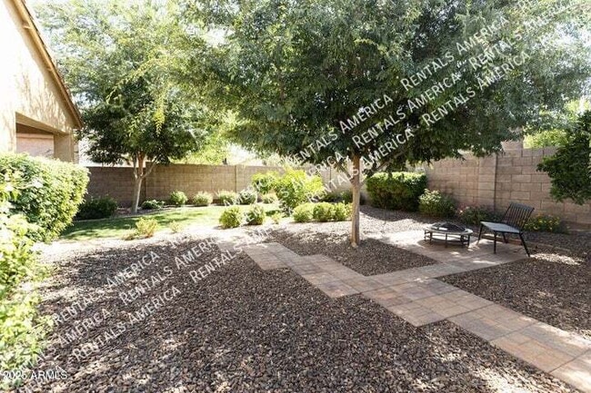 Building Photo - 351 N Nash Way