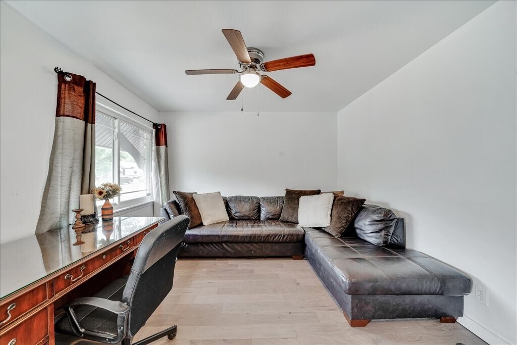 Foto del edificio - 8001 Briarwood Ln