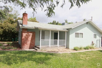 Building Photo - 1704 Sunset Ave