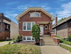 Building Photo - 2428 Ridgeland Ave