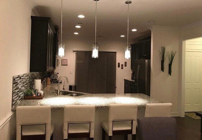 Building Photo - 7915 Mimosa Cir
