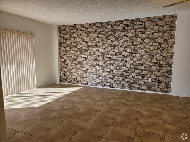 Building Photo - 4158 Inverrary Dr