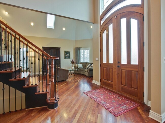Foto del edificio - 7229 Roxbury Ct