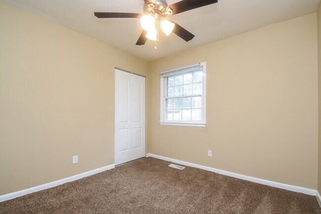 Building Photo - 1120 Lay Drive