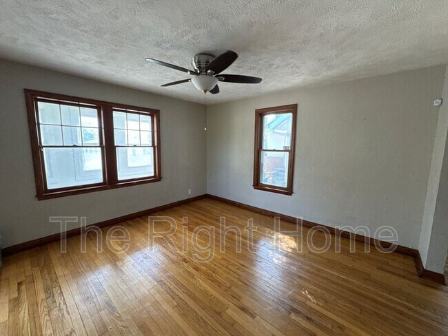 Foto del edificio - 2921 Clarkson Ave