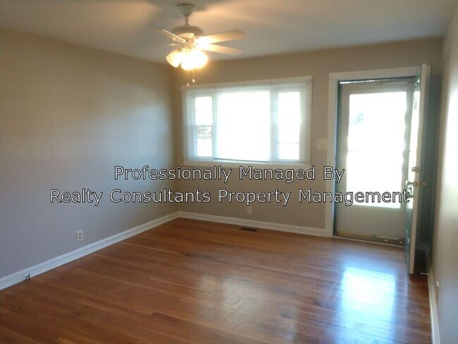 Building Photo - 2115 Hubbard St