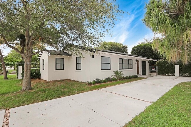 Building Photo - 5191 SW 67th Ave