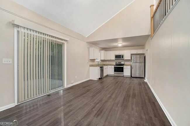 Foto del edificio - Room in House on Granada Pl