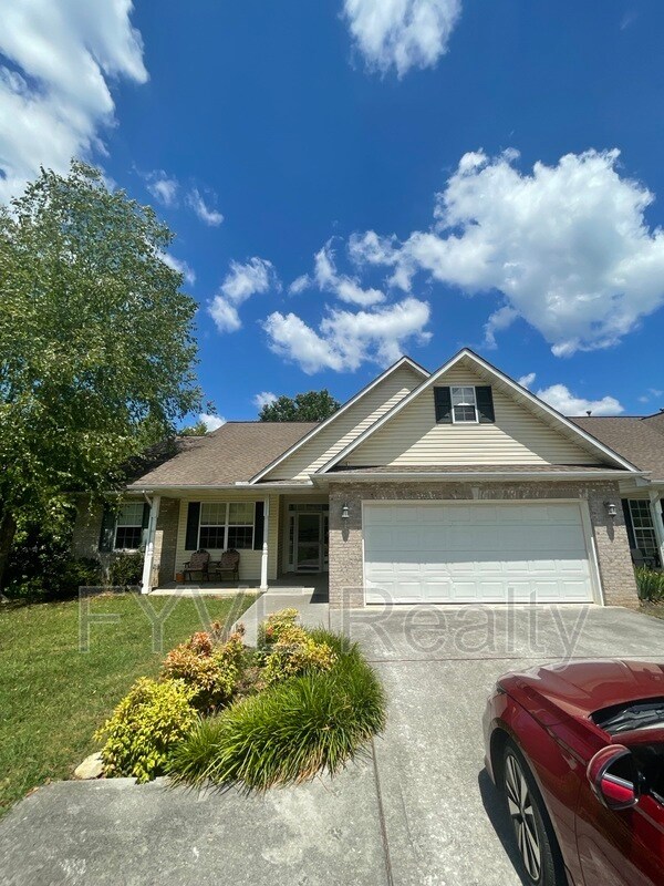 Foto principal - 6311 Beaver Ridge Rd