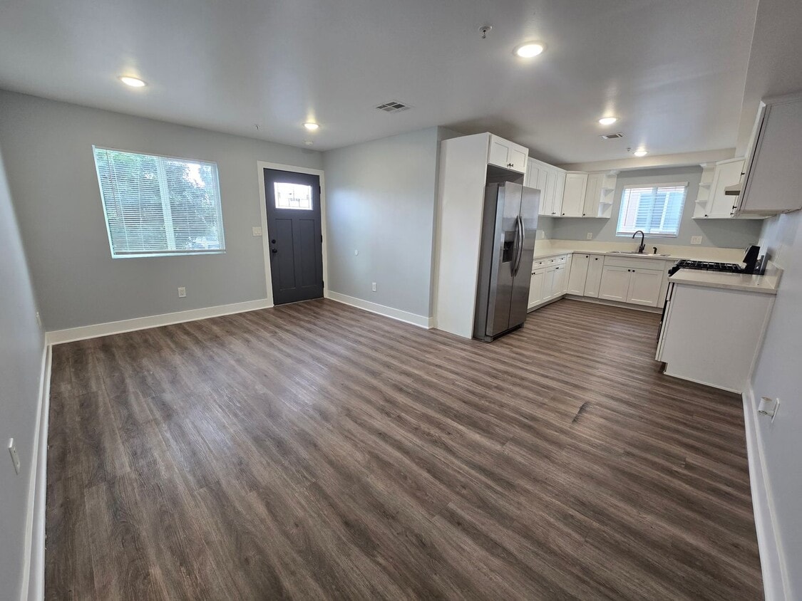 Photo - 3527 Percy St