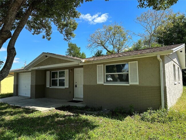 Building Photo - 10834 Premier Ave