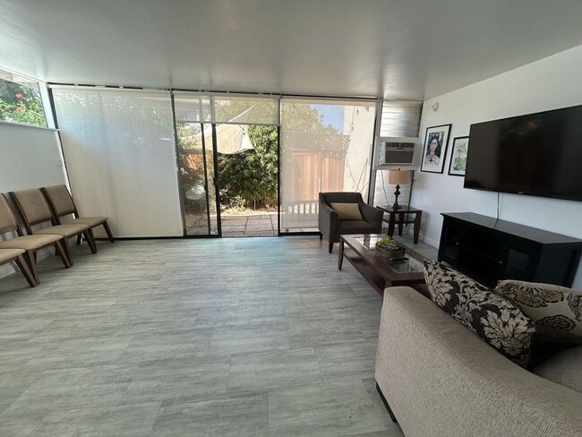 Interior Photo - 10567 National Blvd. Apts.