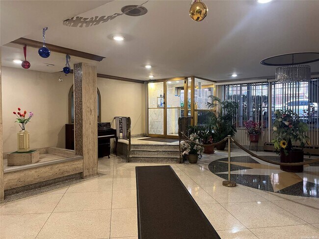 Foto del edificio - 144-24 37th Ave