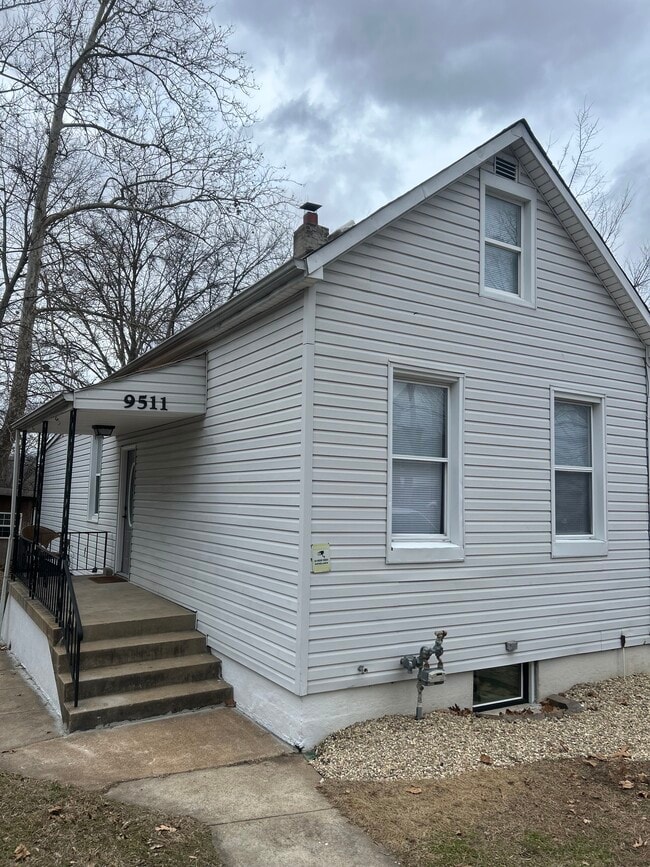 Building Photo - 9511 Gentry Ave