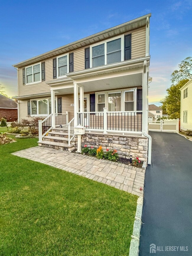 Building Photo - 207 Remsen Ave