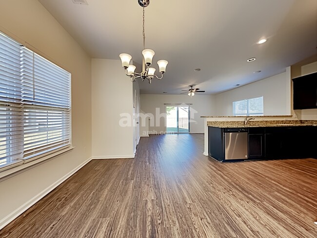 Building Photo - 332 Drayton Pl Dr