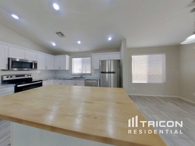 Foto del edificio - 2696 W Angel Way