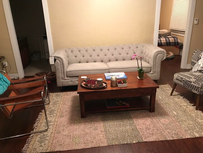living room 2 - 711 9th St