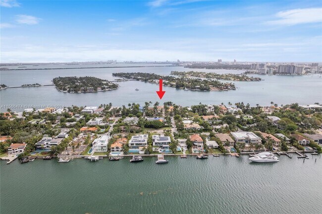 Building Photo - 305 N Hibiscus Dr