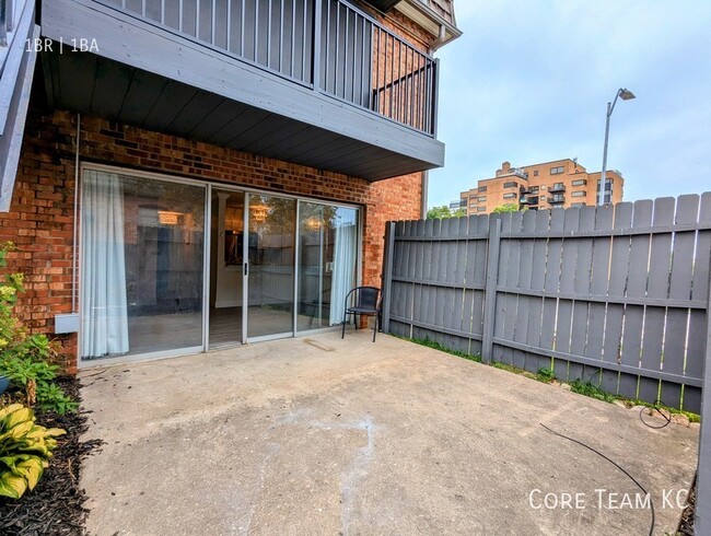 Building Photo - 4726 Belleview Ave