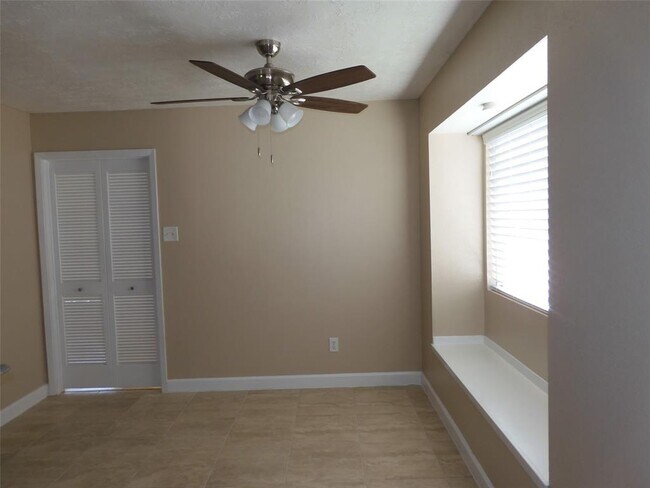 Foto del edificio - 412 Forest Hills Dr