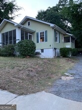 Building Photo - 175 E Cloverhurst Ave