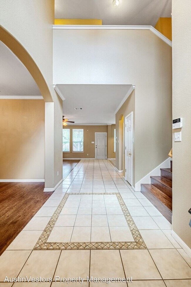 Building Photo - 4 br, 2.5 bath House - 1611 Hawk Dr