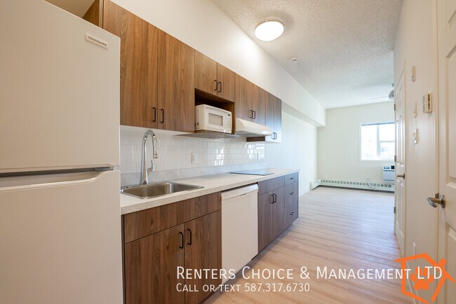 Photo du bâtiment - SENIOR LIVING IN THE EDWARDS,First Floor Bachelor Suite