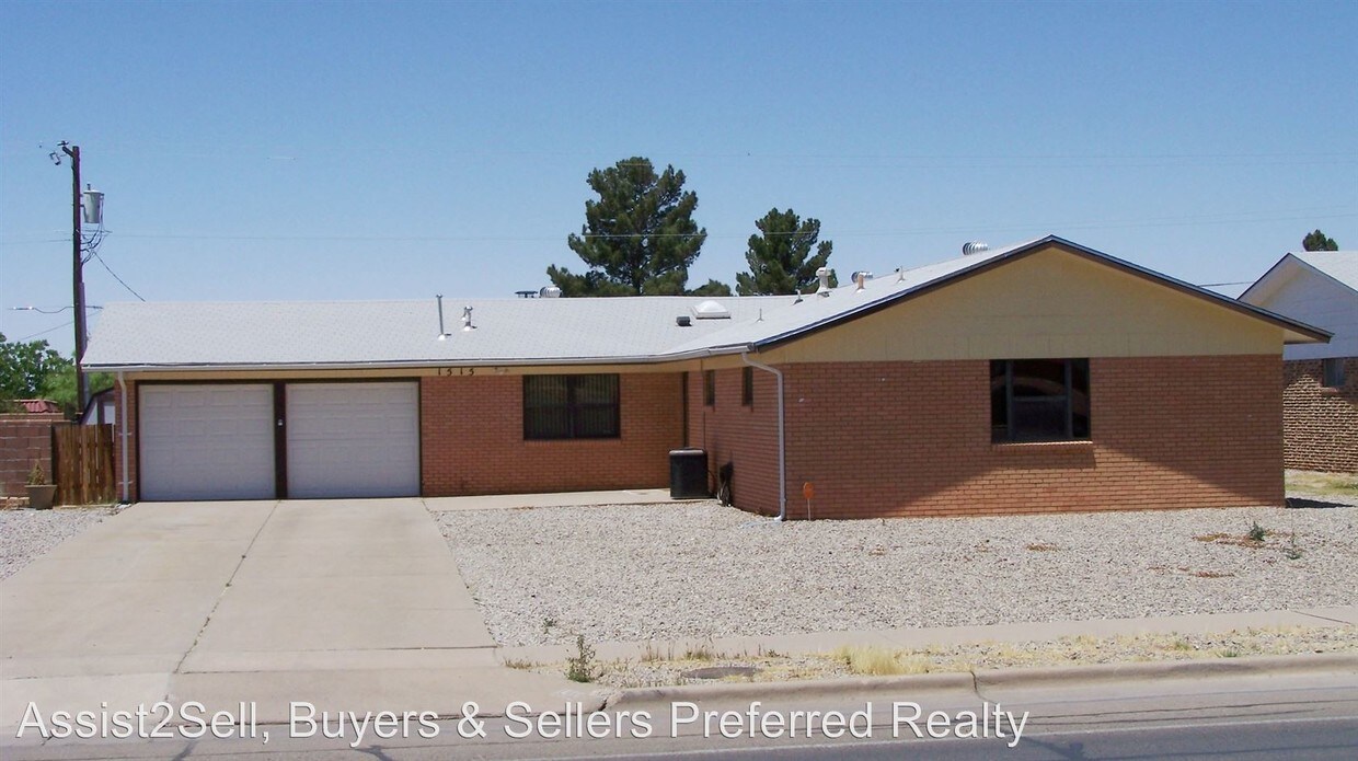 Primary Photo - 3 br, 2 bath House - 1515 Scenic Dr