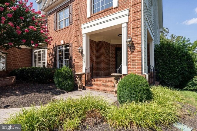 Building Photo - 18852 Ridgeback Ct
