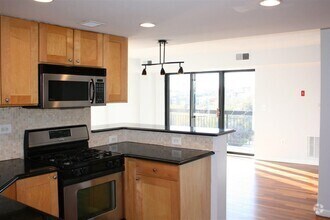 Building Photo - 759 2nd St
