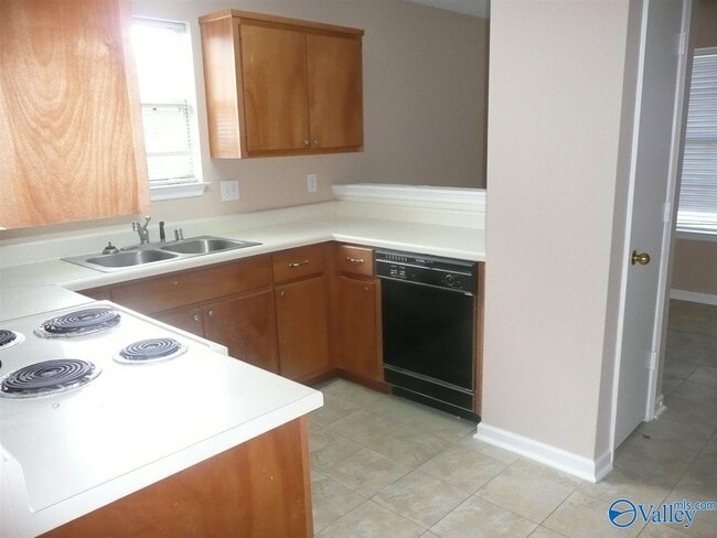 Building Photo - 115 N W Sugar Bluff Ln