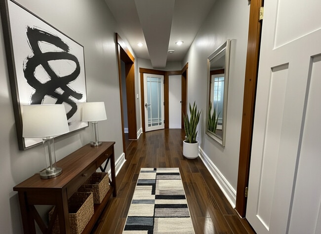 Building Photo - Stunning Garden Terrace Suite