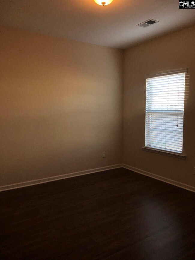 Building Photo - 839 Burnview Ln
