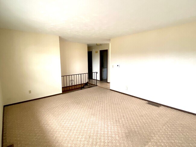 Foto del edificio - 4130-4136 Canterbury Dr