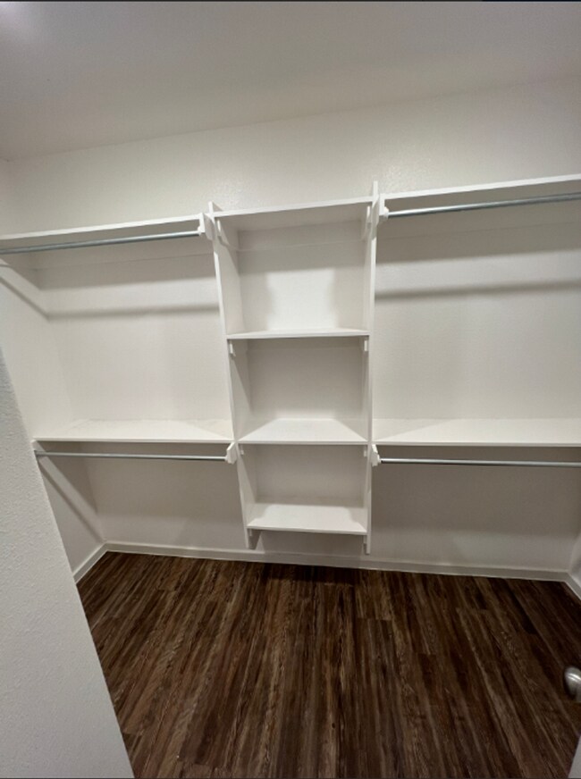 Foto del edificio - AVAILABLE NOW! 3/2/1 off west 19th!