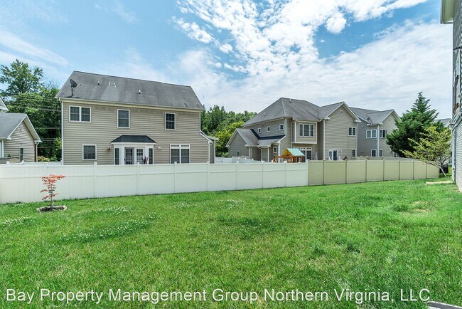 Building Photo - 5 br, 4.5 bath House - 1023 ANDERSON PL SE
