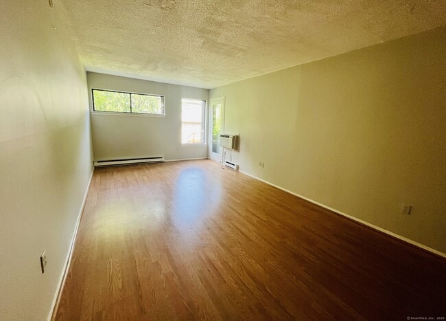 Building Photo - 3699 Broadbridge Ave