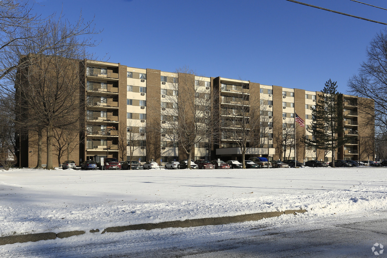 Primary Photo - Oberlin Manor