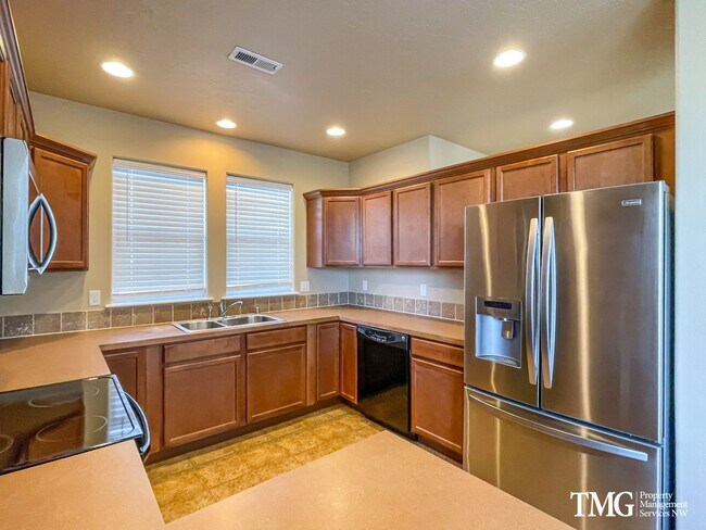 Foto del edificio - Gorgeous Ranch on Huge Lot!