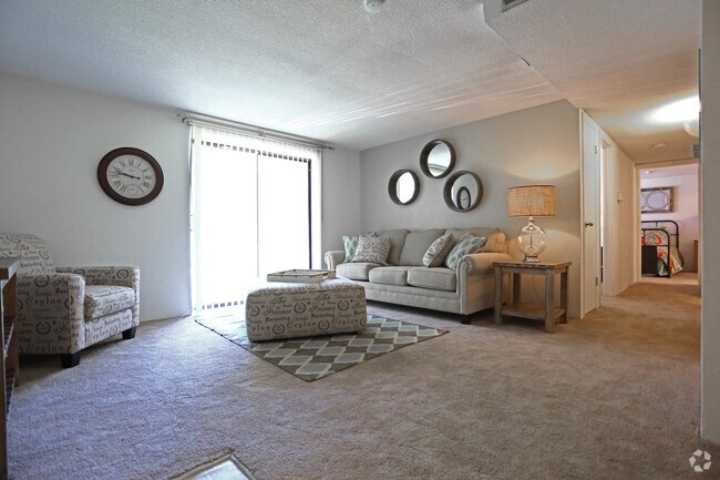 2HAB, 2BA - 870 ft² - Taravue Park