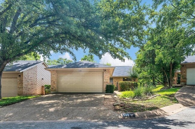 Foto del edificio - 7211 Lakewood Dr